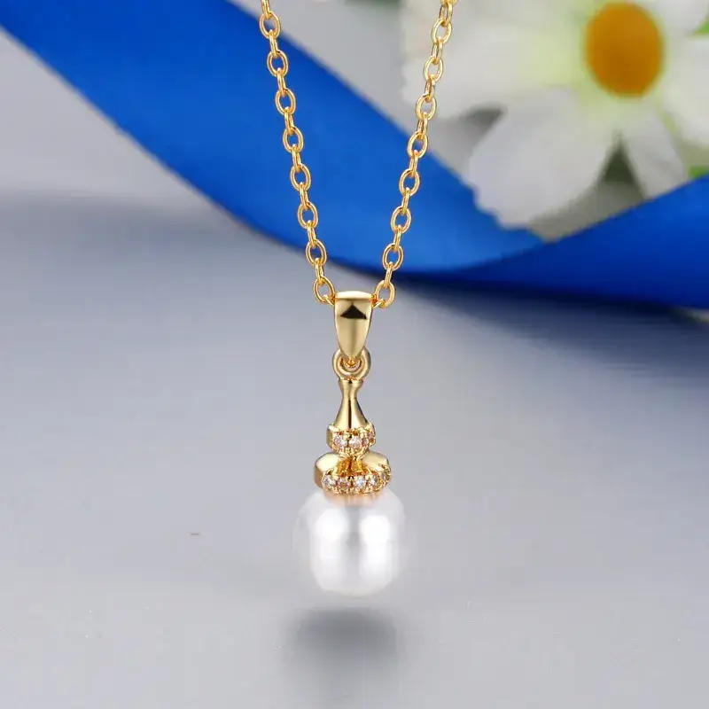 Gold Pearl Pendant Necklace for Women