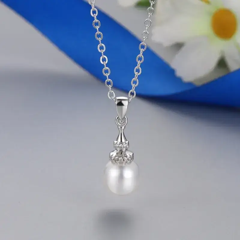 Gold Pearl Pendant Necklace for Women