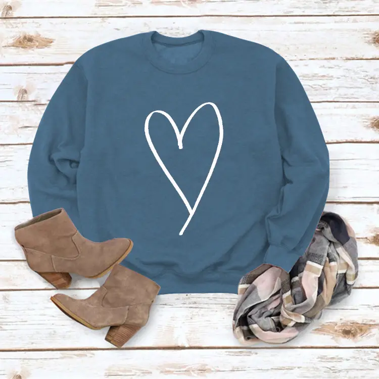 Women's Red Heart Print Long Sleeve Sweatshirt - Image 12
