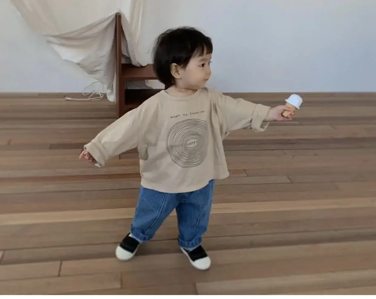 Kids Korean Style Printed T-Shirt Set Brown Polka Dot Pants — feature 4