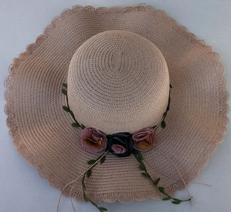 Women Straw Sun Hat with Lace Wave Design