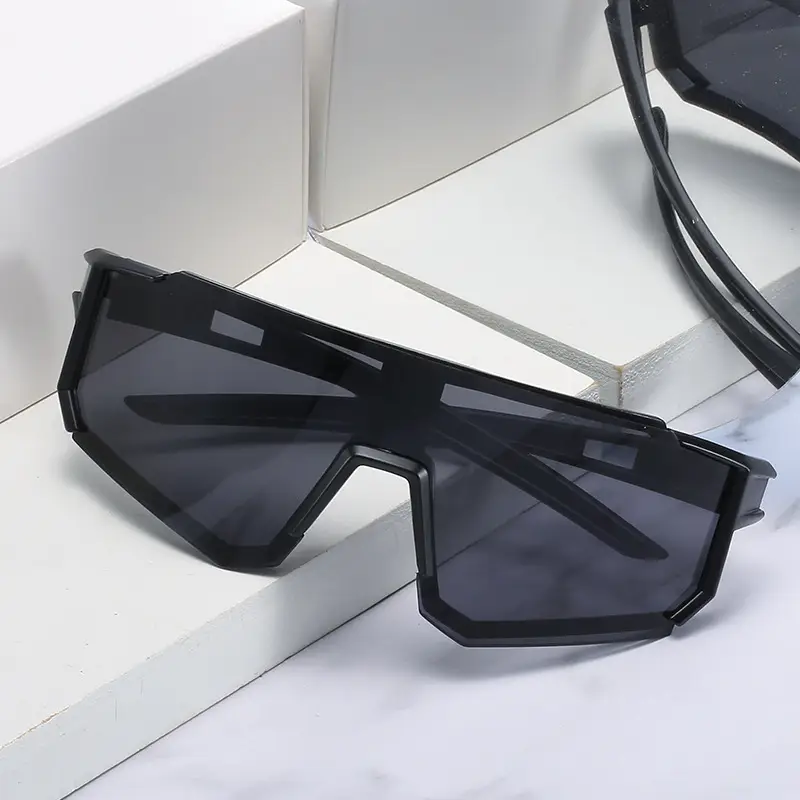 2021 Men's Black Sunglasses with Large Frame & Eye Protection