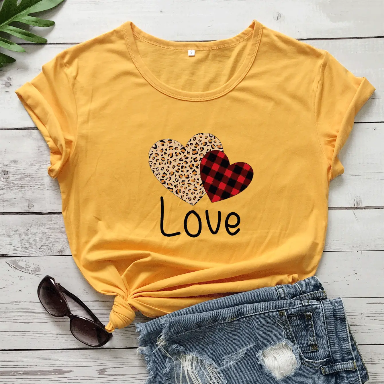 Green T-Shirt Valentine Heart Print Love Design - Image 5