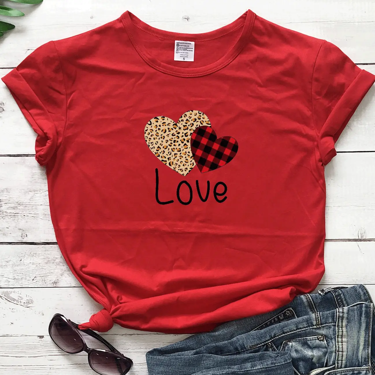 Green T-Shirt Valentine Heart Print Love Design - Image 9
