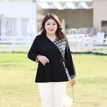 Plus Size Women Black Lace 3Q Sleeve Top — feature 7