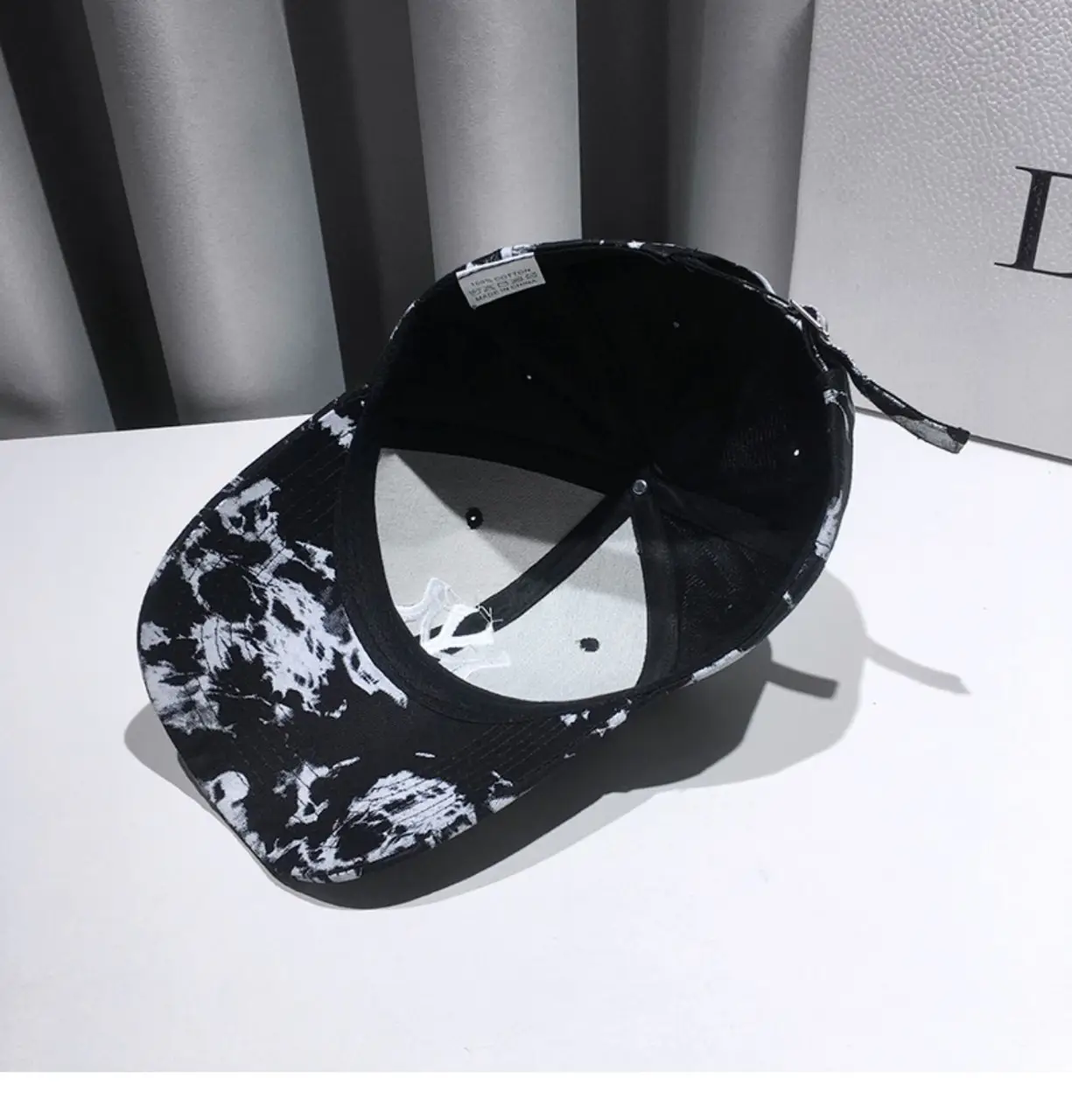 Men's Black White Graphic Baseball Cap Large Bristle — feature 9
