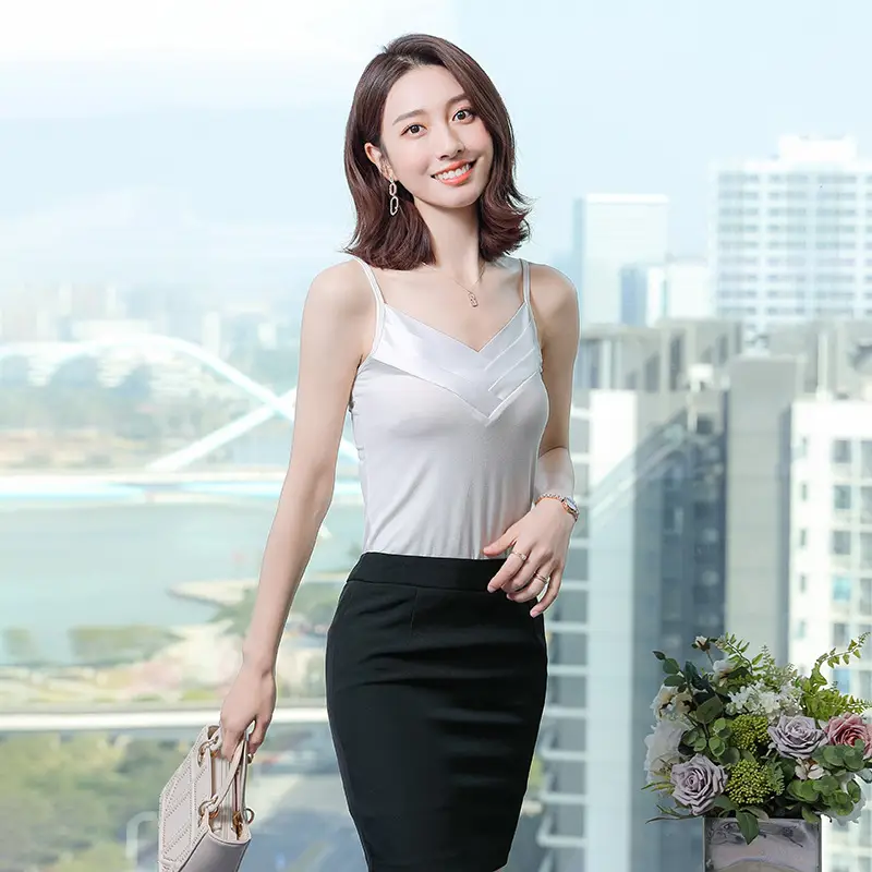 Women's Red Pleated V-Neck V-Shorts Set - Image 9