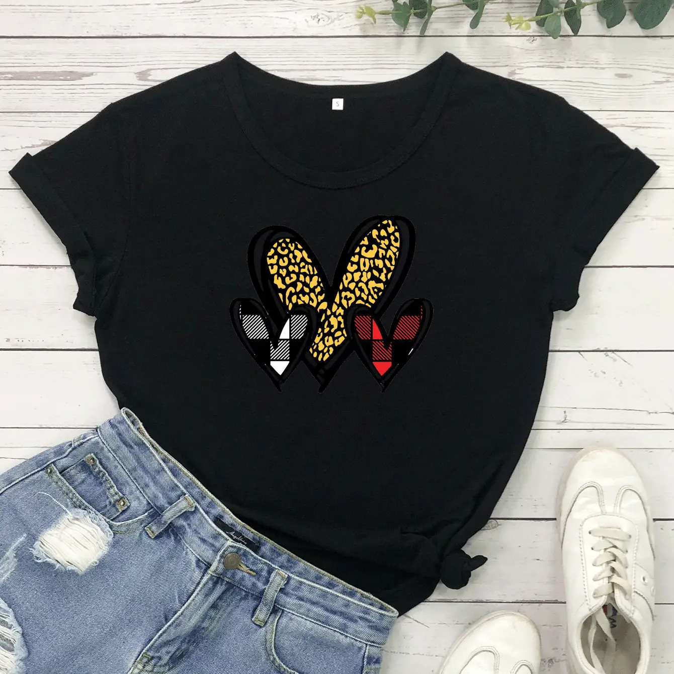 Red Heart Print T-Shirt for Women Valentine's Day - Image 2