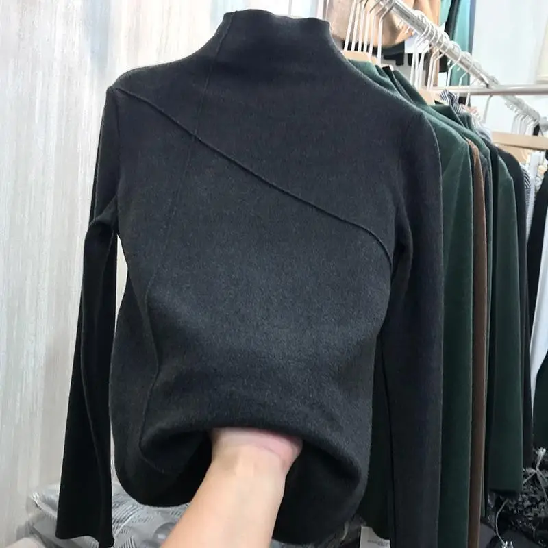 Women's Velvet Turtleneck Shirt with Long Sleeves 2025 Winter - Image 3