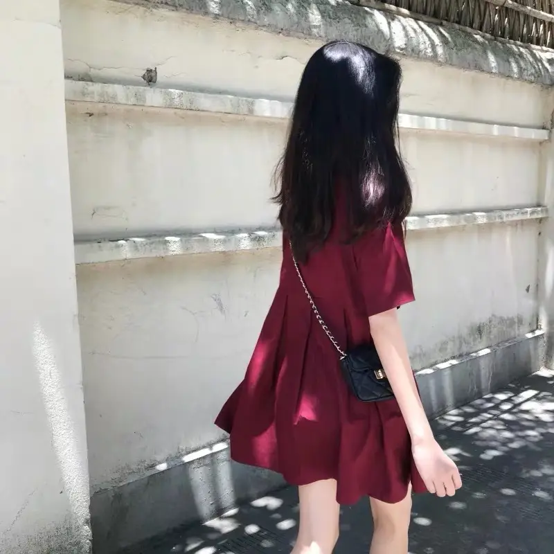 Wine red