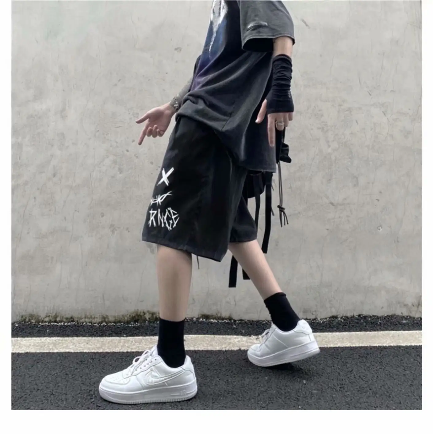 Men Loose Straight Graphite Print Shorts 2021 - Image 4