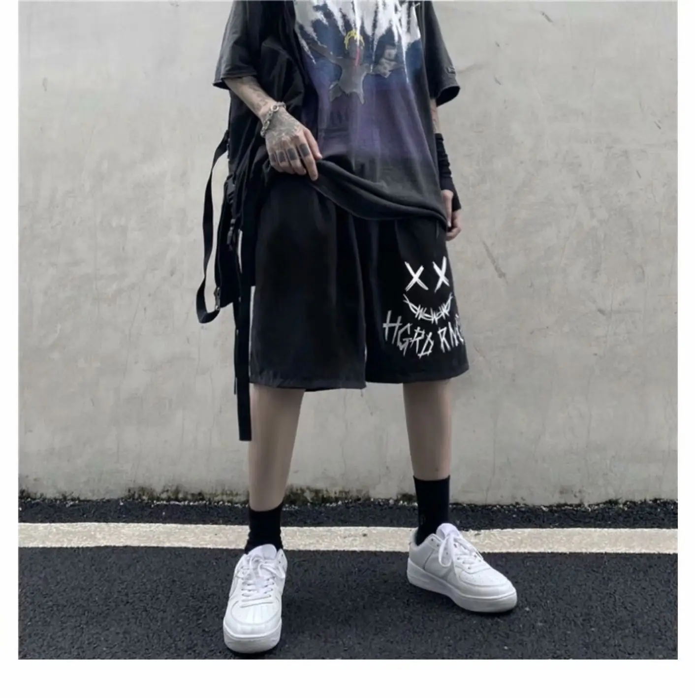 Men Loose Straight Graphite Print Shorts 2021 - Image 5
