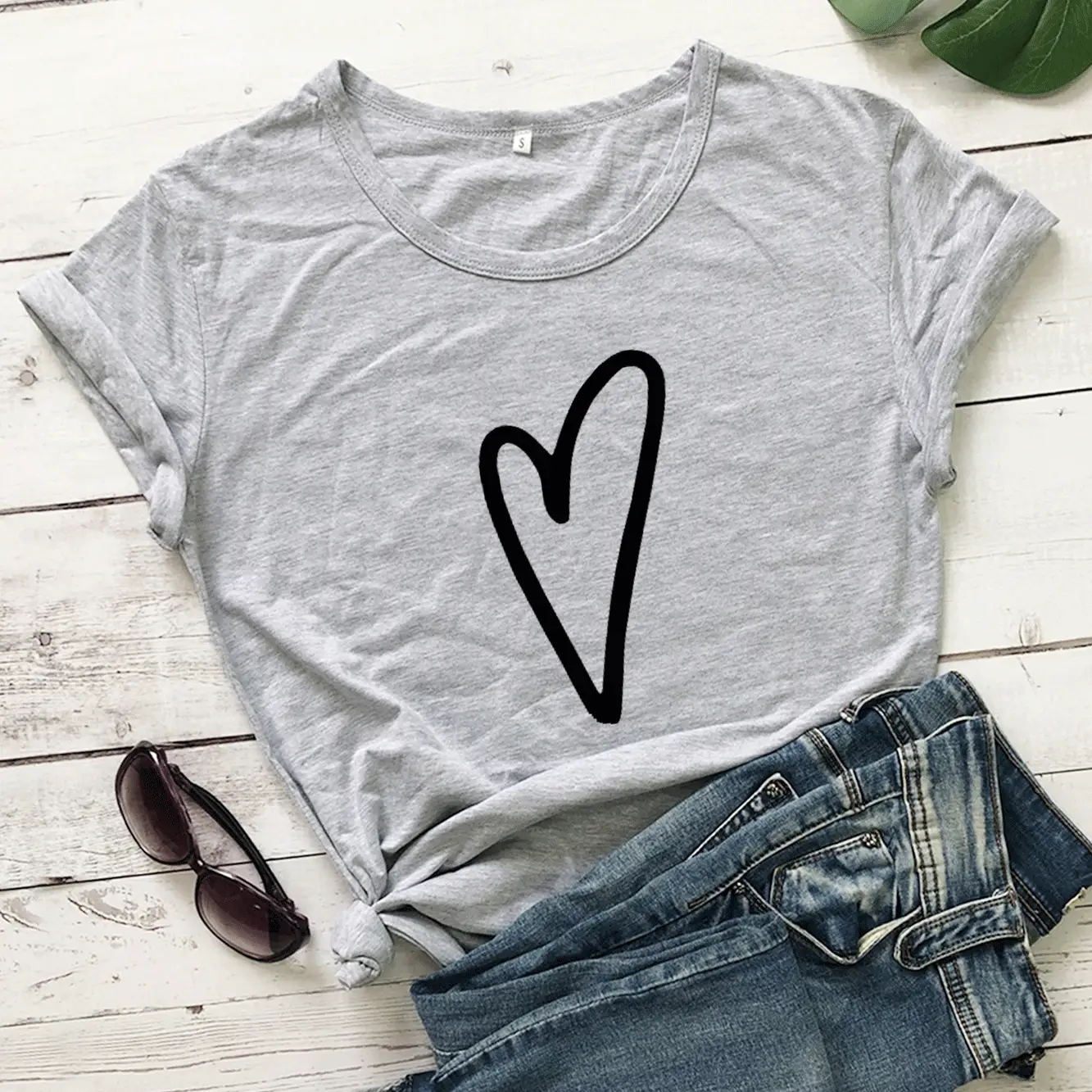 Black Heart Print T-Shirt for Women Short Sleeve - Image 3