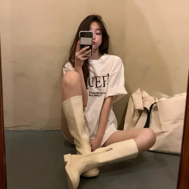Q002-02 white