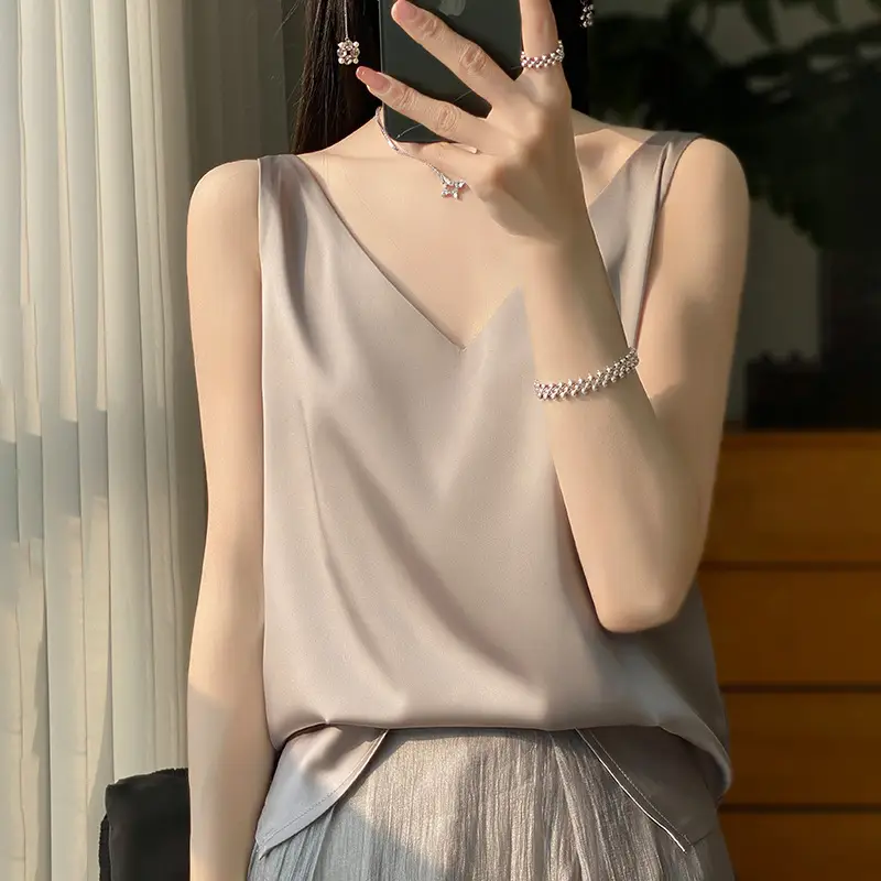 Women's Silk V-Neck Vest with White Bottoming - Image 15