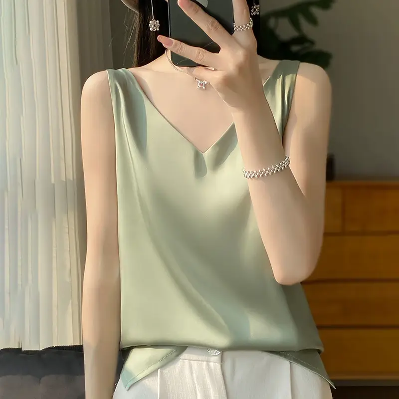 Women's Silk V-Neck Vest with White Bottoming - Image 12