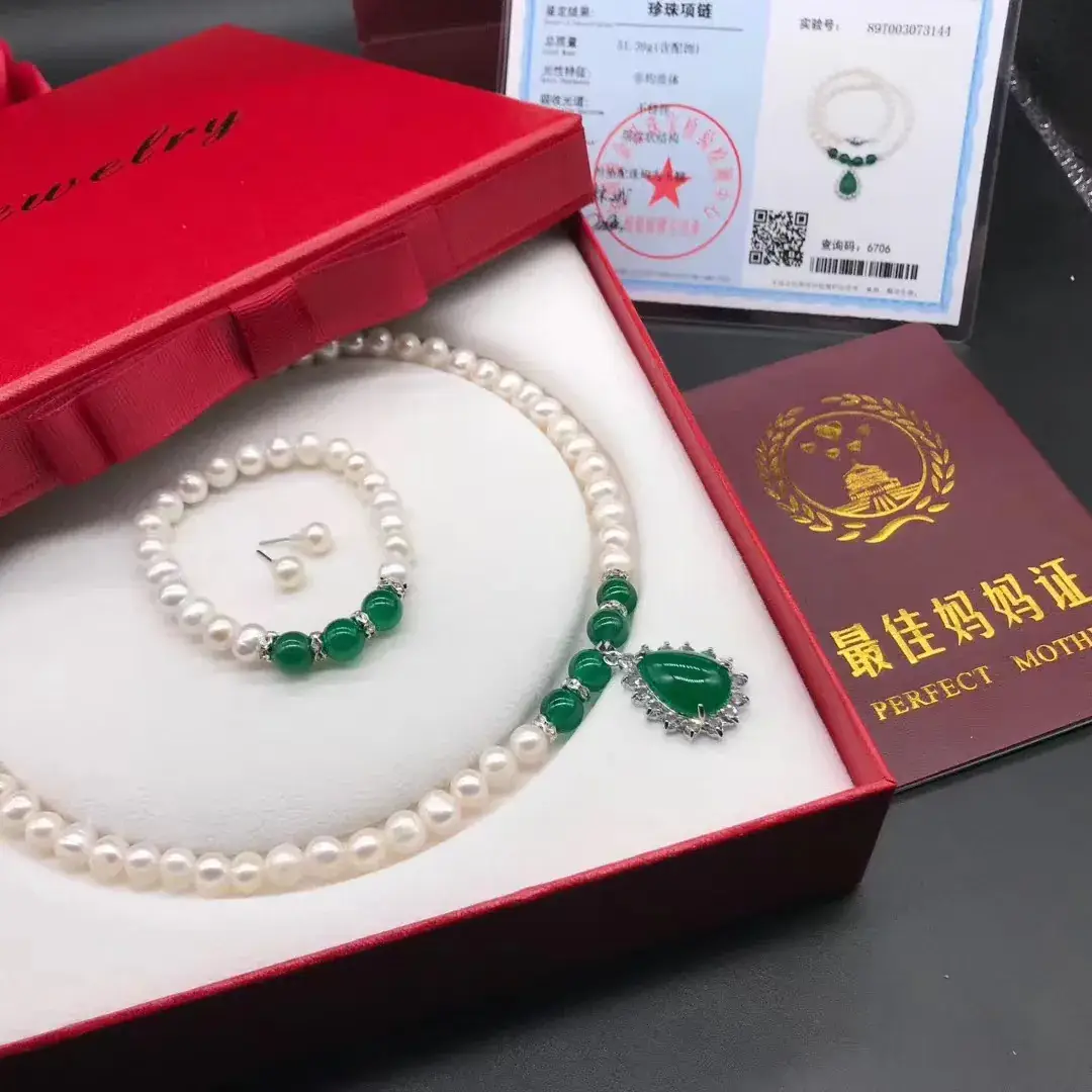 Natural Freshwater Pearl Necklace with Green Chalcedony Pendant — feature 10