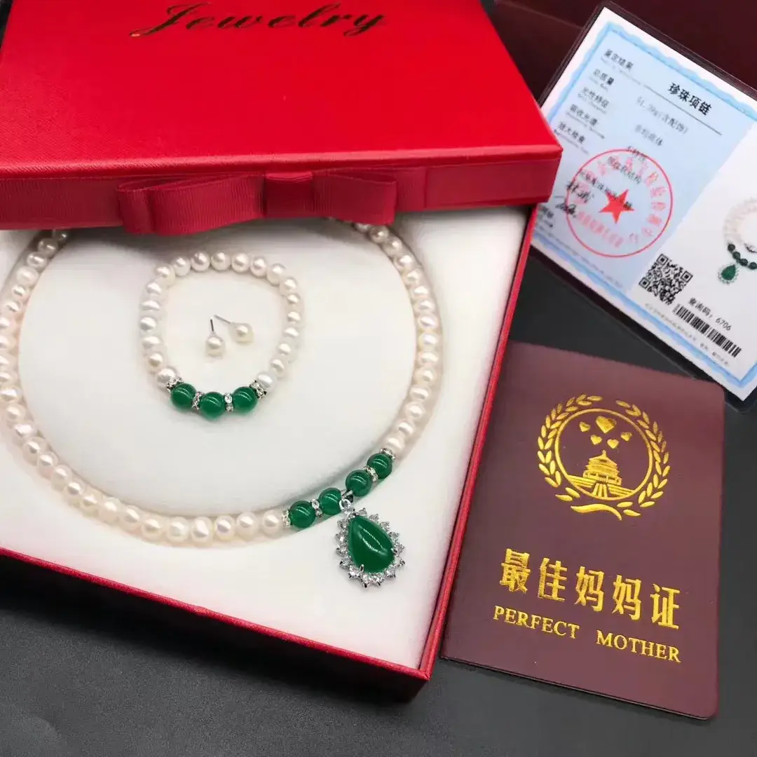 Natural Freshwater Pearl Necklace with Green Chalcedony Pendant — feature 12