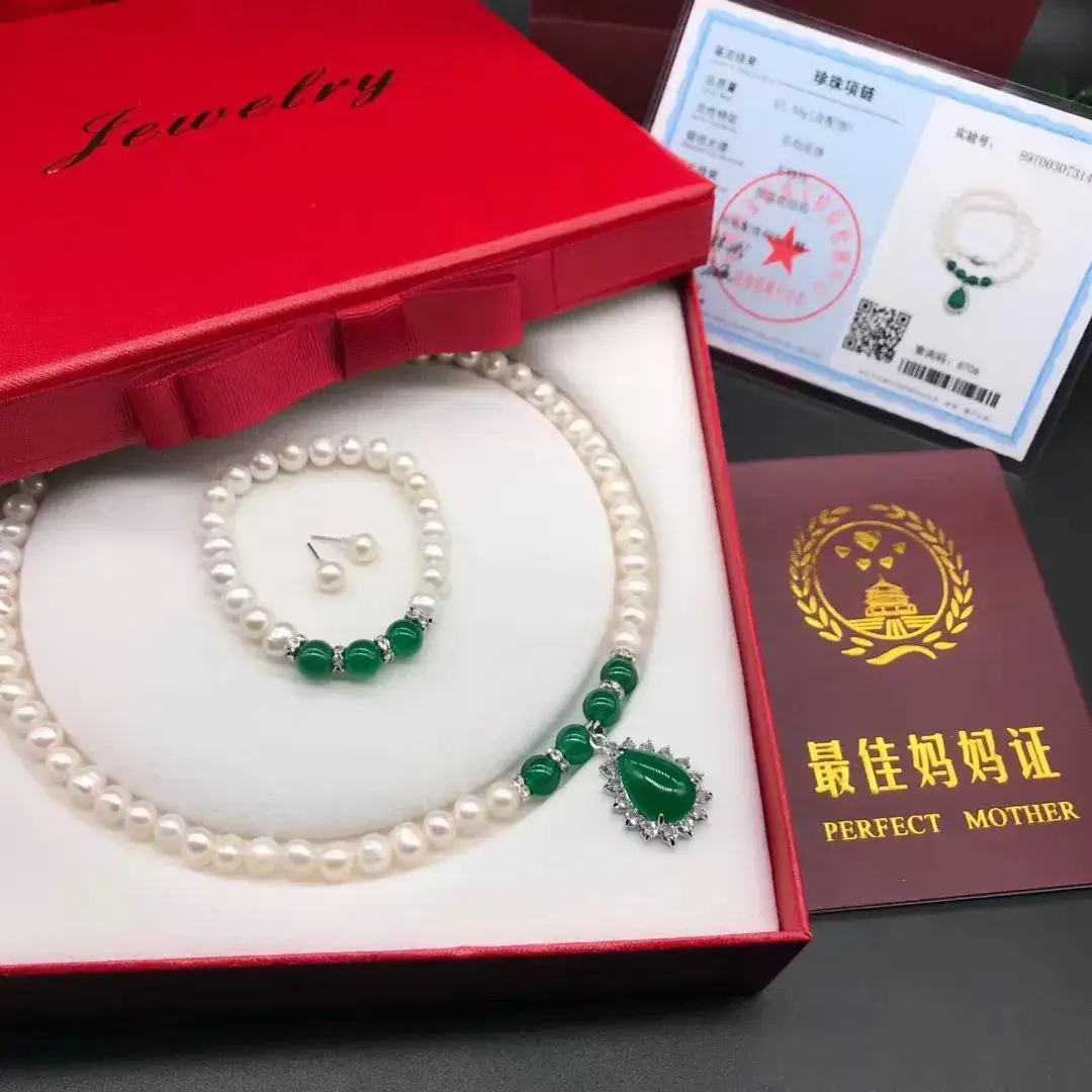 Natural Freshwater Pearl Necklace with Green Chalcedony Pendant — feature 9