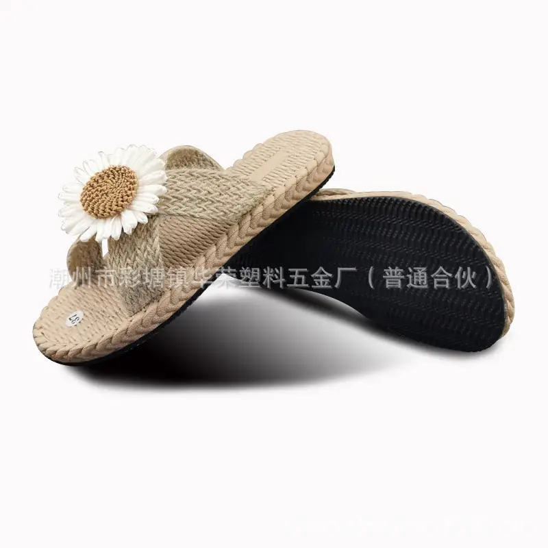 Summer New Outdoor Flip-Flops Hemp Rope Straw Daisy Slippers for Women to Wear Flat Low Heel Beach Sandals
