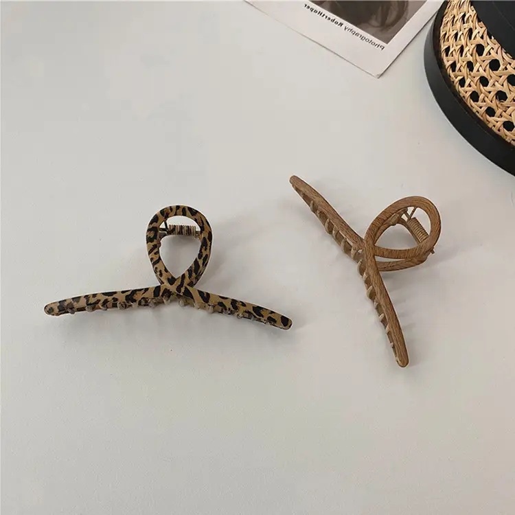 Wood Grain Cross Metal Hair Clip for Women - Image 4