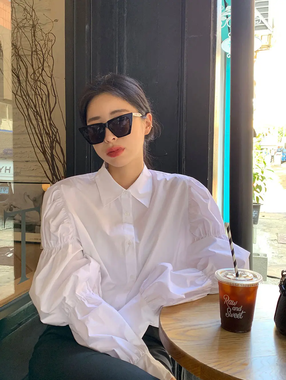 White Elastic Puff Sleeve Lapel Shirt for Women — feature 10