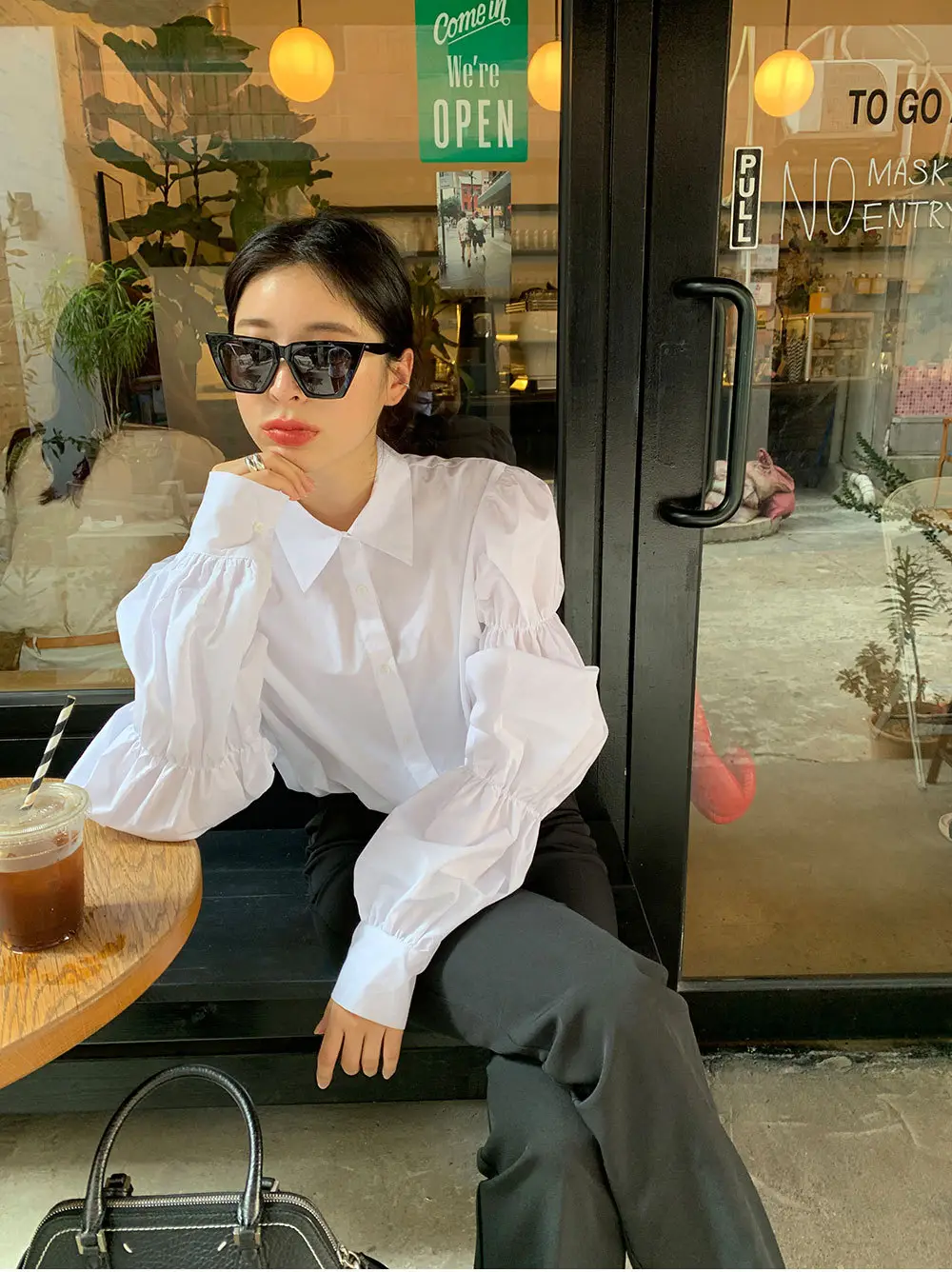 White Elastic Puff Sleeve Lapel Shirt for Women — feature 7