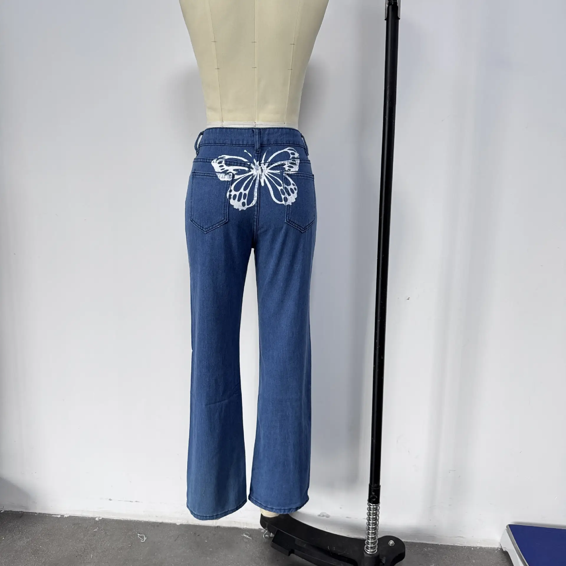 High-Waist Butterfly Print Wide-Leg Jeans for Women Brown — feature 5
