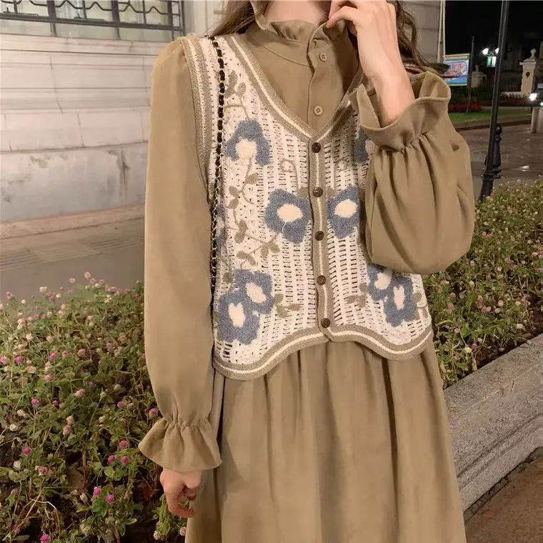 New Korean Style Knitted Vest Women's Vintage Embroidered Crochet Shirt - Image 9