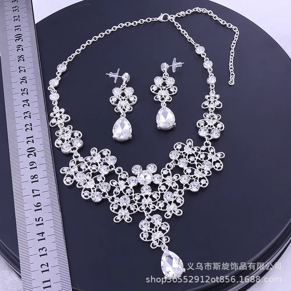 Elegant Crystal Bridal Crown for Women - Image 13