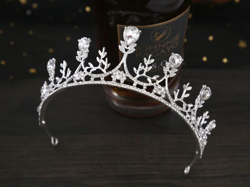 Elegant Crystal Bridal Crown for Women - Image 5