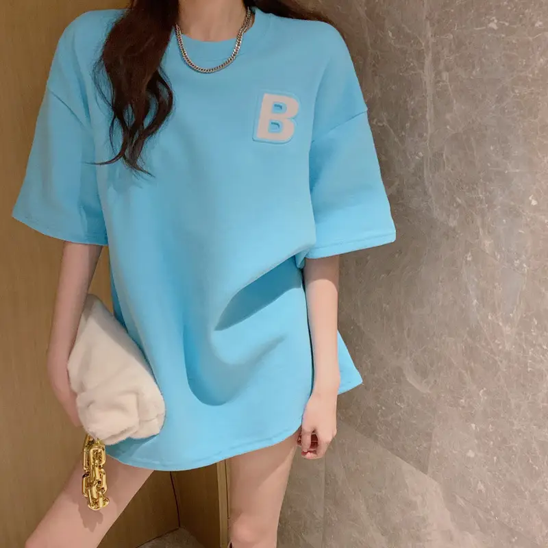 Women 2Pc White B Printed T-Shirt with Fur Bag — feature 4