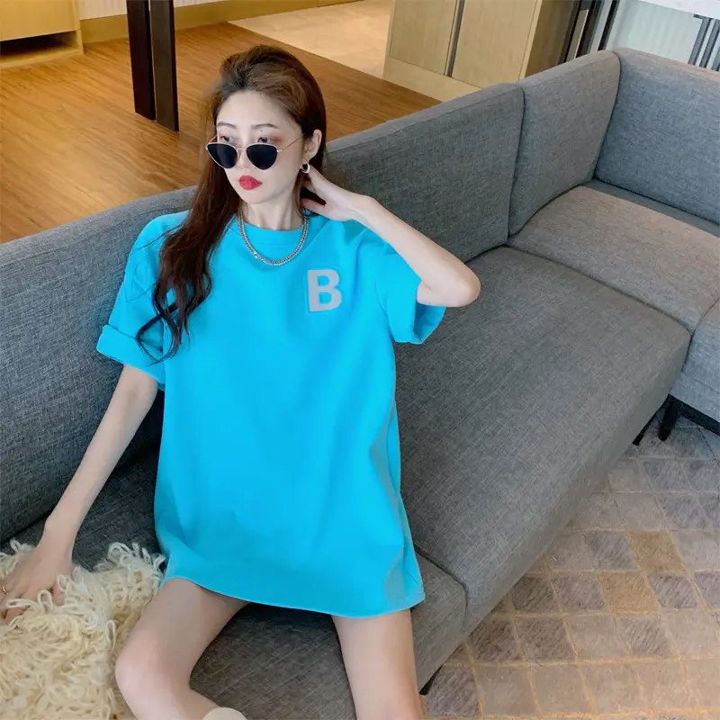 Women 2Pc White B Printed T-Shirt with Fur Bag — feature 5