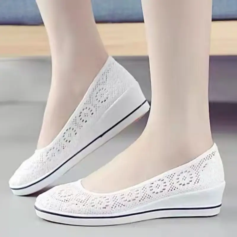 One-Piece Style Hospital Nurse Shoes, White Wedge-Heeled Women's Shoes, Women's Beauty and Comfort Canvas White Shoes, Work Shoes Wholesale
