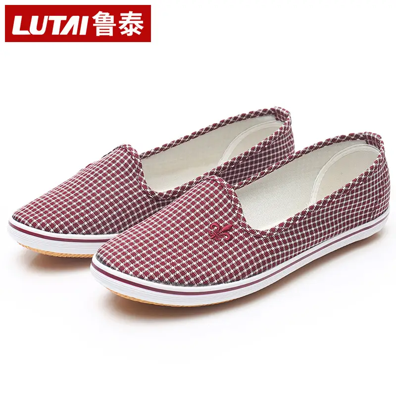 Lutai Mom Shoes Soft and Lightweight Beef Sole Plaid Shoes Summer Middle-aged and Elderly Slip-on Casual Women's Shoes - Image 3