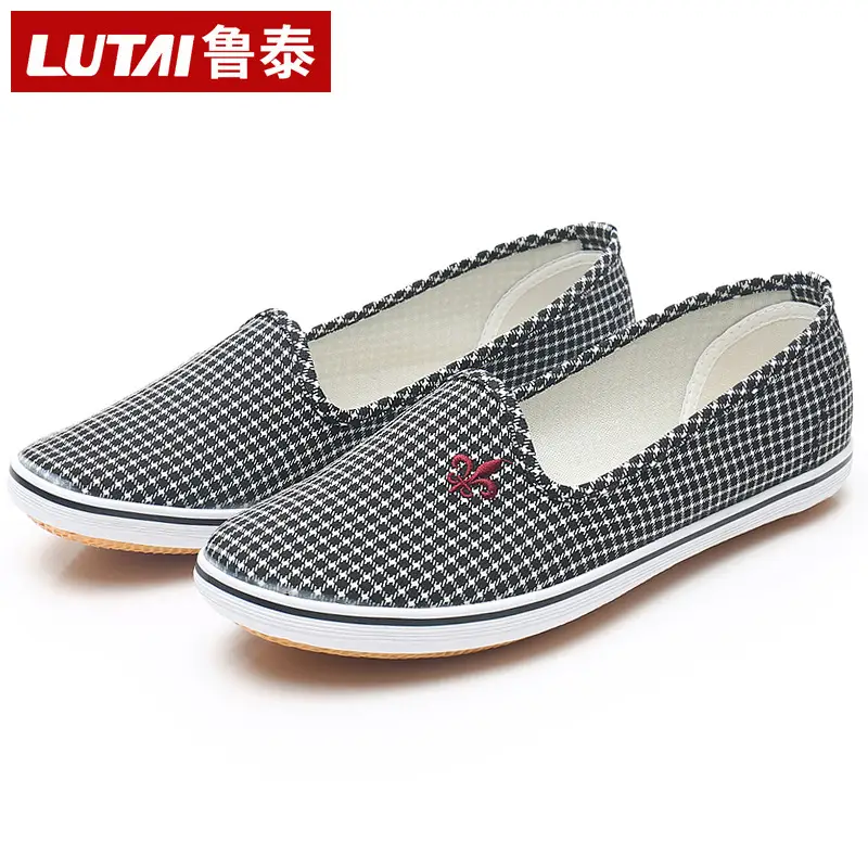 Lutai Mom Shoes Soft and Lightweight Beef Sole Plaid Shoes Summer Middle-aged and Elderly Slip-on Casual Women's Shoes - Image 4