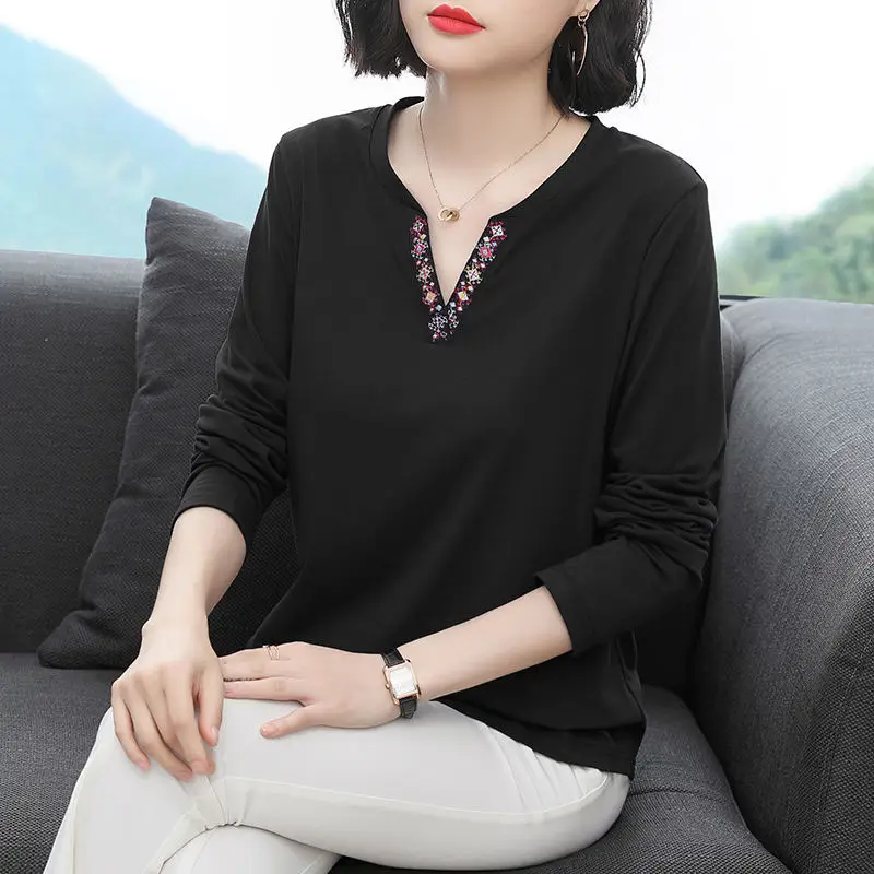 Black Long Sleeve V-Neck Women's T-Shirt - Image 5