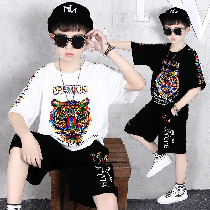Western style children's short sleeve suit trendy children's clothing boys' two-piece set 2024 new summer clothes children's handsome sportswear fashion