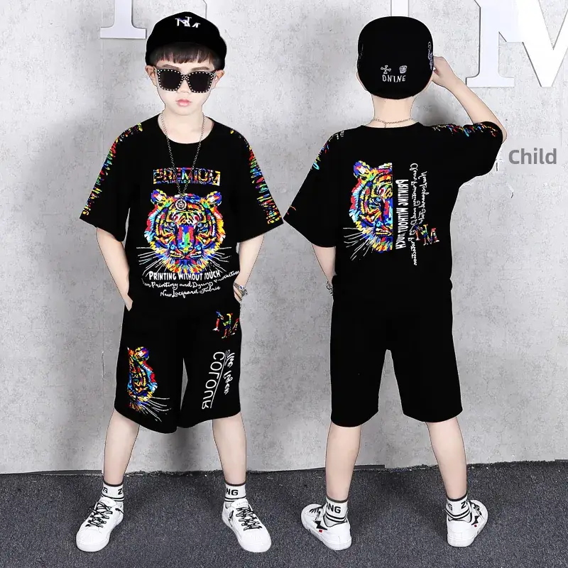 Western style children's short sleeve suit trendy children's clothing boys' two-piece set 2024 new summer clothes children's handsome sportswear fashion