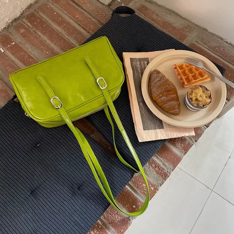 Green Leather Shoulder Bag for Women 2025 — feature 1