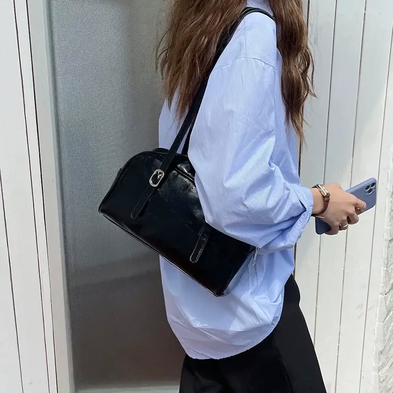 Green Leather Shoulder Bag for Women 2025 — feature 10