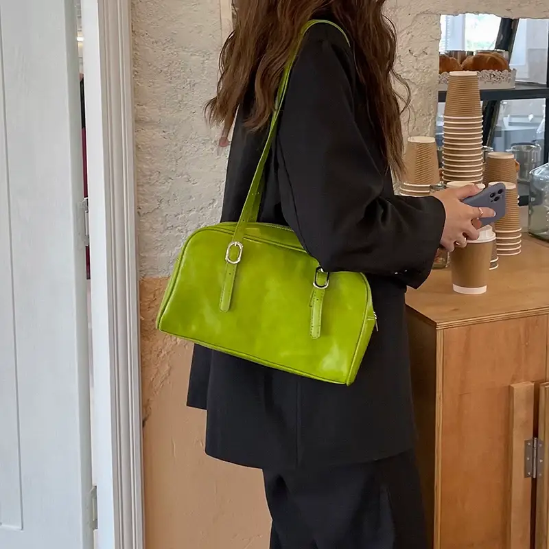 Green Leather Shoulder Bag for Women 2025 — feature 3