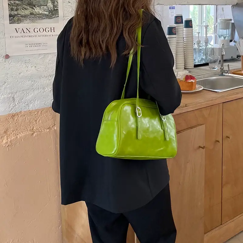 Green Leather Shoulder Bag for Women 2025 — feature 7