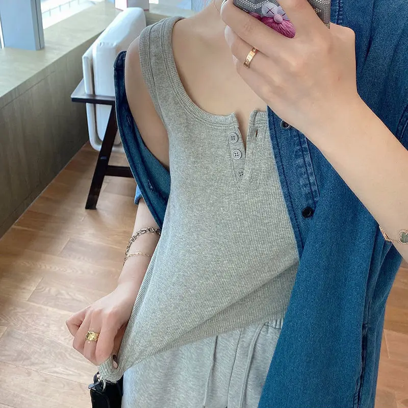 Black Sleeveless Knitted Top for Women Spring Summer