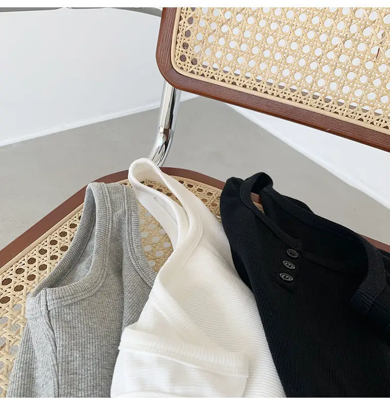 Black Sleeveless Knitted Top for Women Spring Summer — feature 2