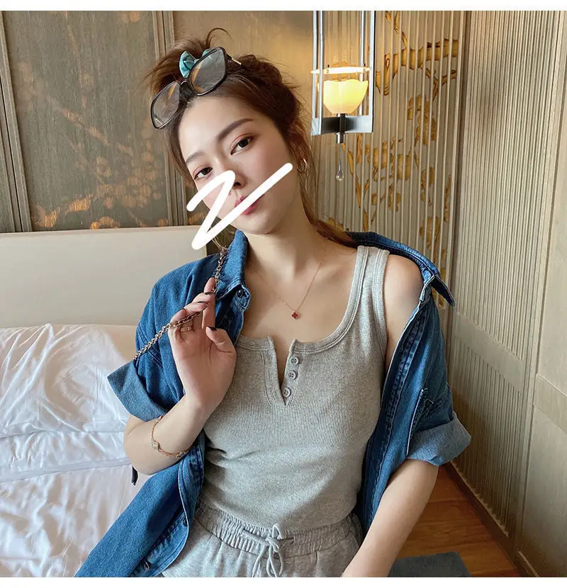 Black Sleeveless Knitted Top for Women Spring Summer — feature 5