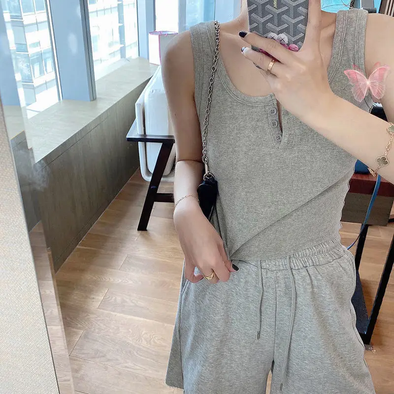 Black Sleeveless Knitted Top for Women Spring Summer