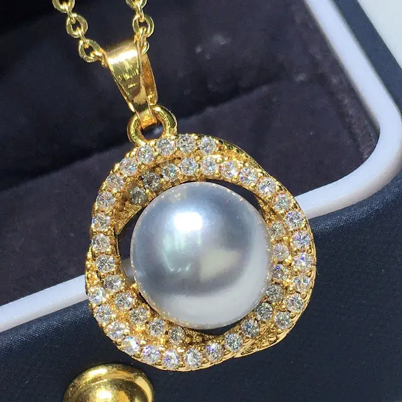 Cultured Pearl Necklace Set Three Piece Set Gray Gold