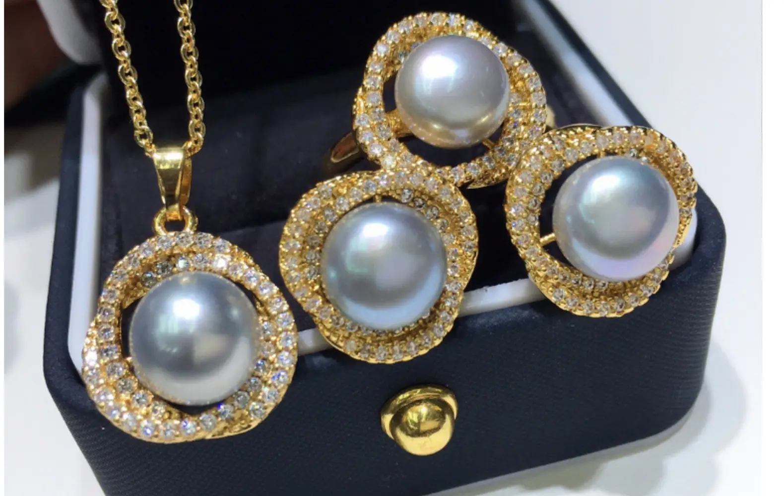 Cultured Pearl Necklace Set Three Piece Set Gray Gold — feature 10