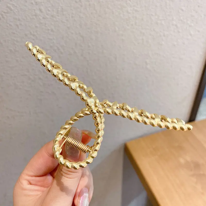 Elegant Gold Shark Clip Hair Grab for Women 11cm - Image 11